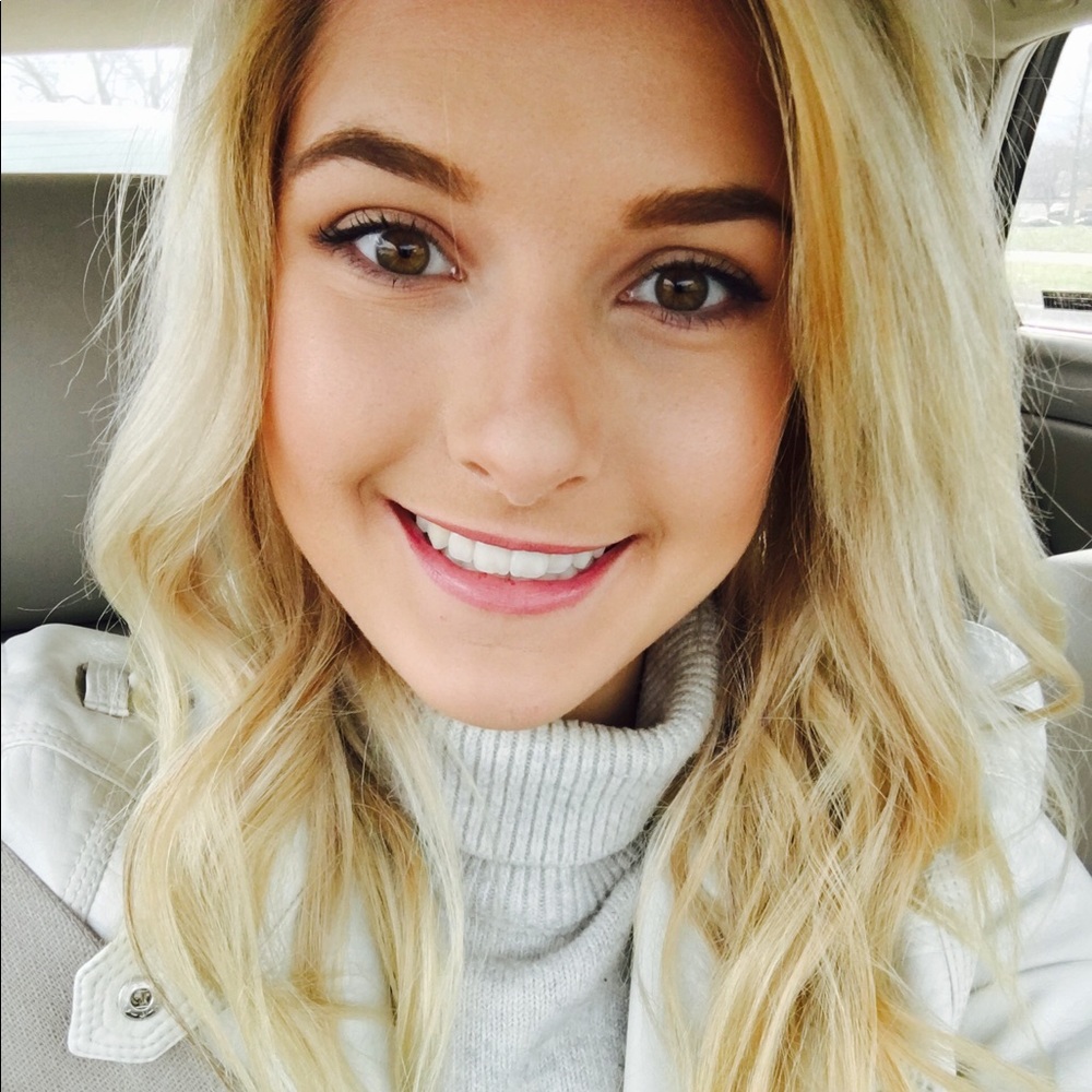 Meet your Posher, Emily